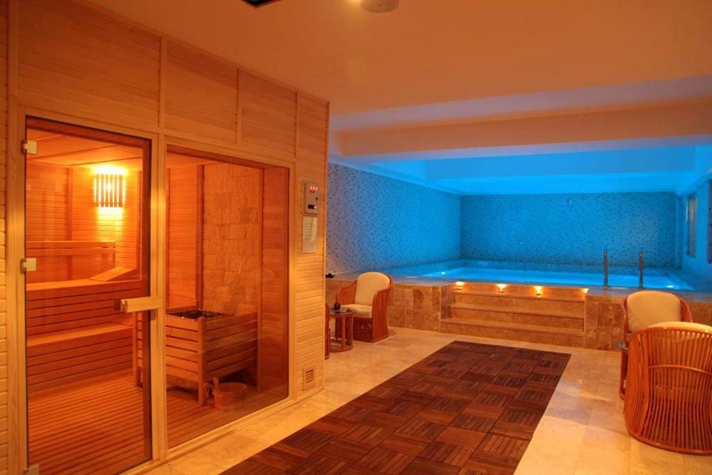 Oscar Beachfront Resort & Spa & Casino Kyrenia  Exterior foto