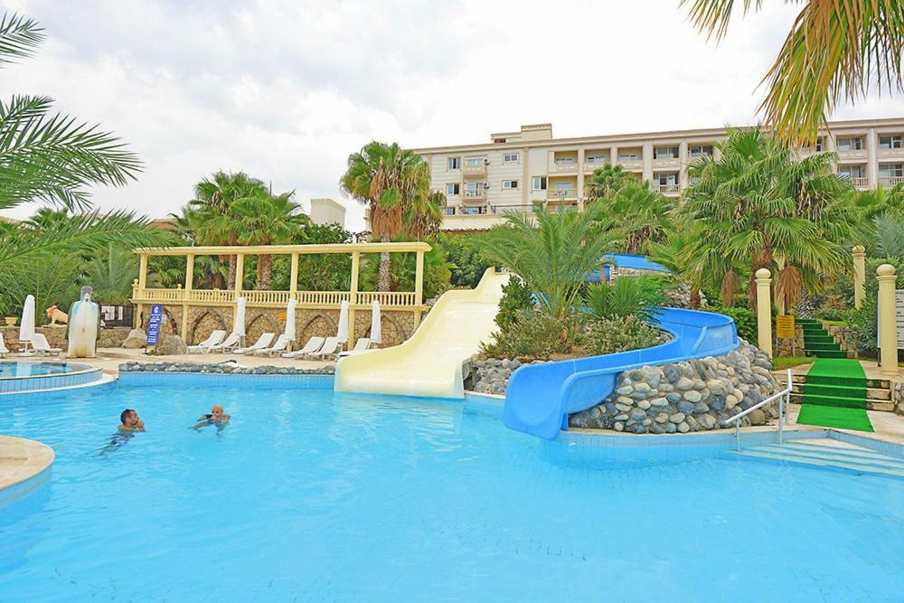 Oscar Beachfront Resort & Spa & Casino Kyrenia  Exterior foto