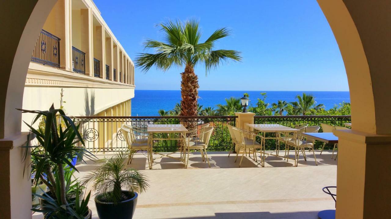 Oscar Beachfront Resort & Spa & Casino Kyrenia  Exterior foto