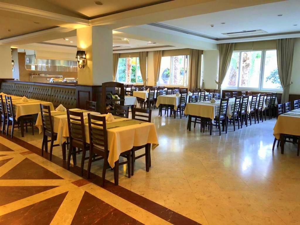 Oscar Beachfront Resort & Spa & Casino Kyrenia  Exterior foto